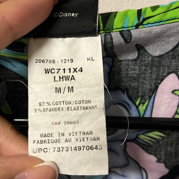 DISNEY LILO & Stitch Size Medium with Front Pockets Scrub Top (T-Shirt) NWOT $55 - Picture 9 of 11
